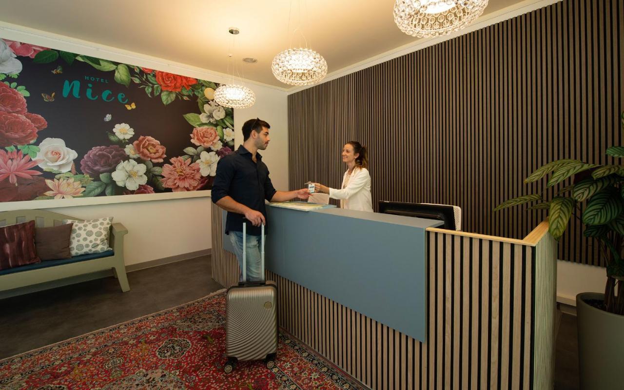 Nice Hotel Бибионе Экстерьер фото