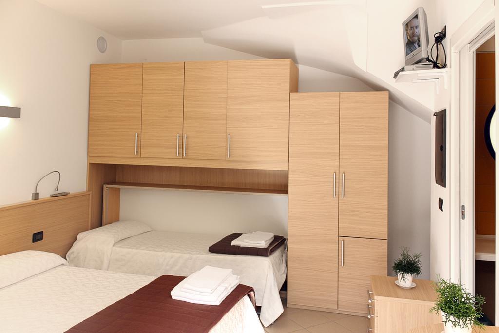 Nice Hotel Бибионе Экстерьер фото