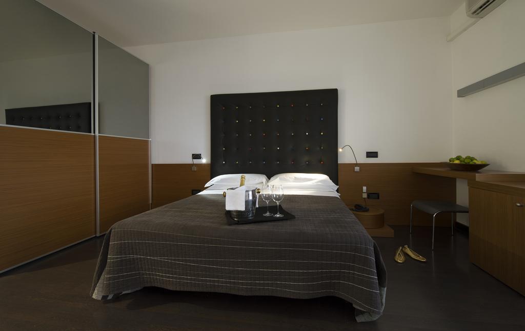 Nice Hotel Бибионе Экстерьер фото