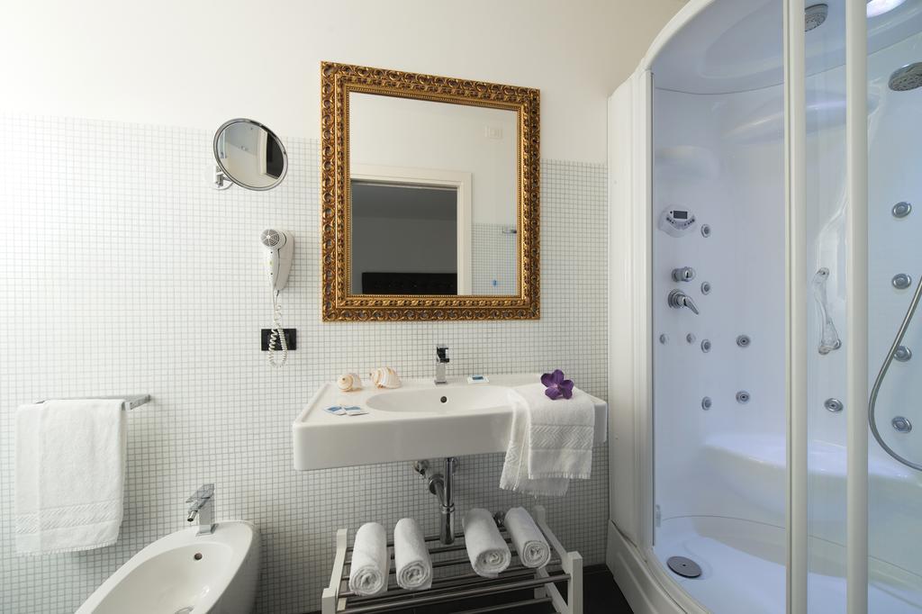 Nice Hotel Бибионе Экстерьер фото