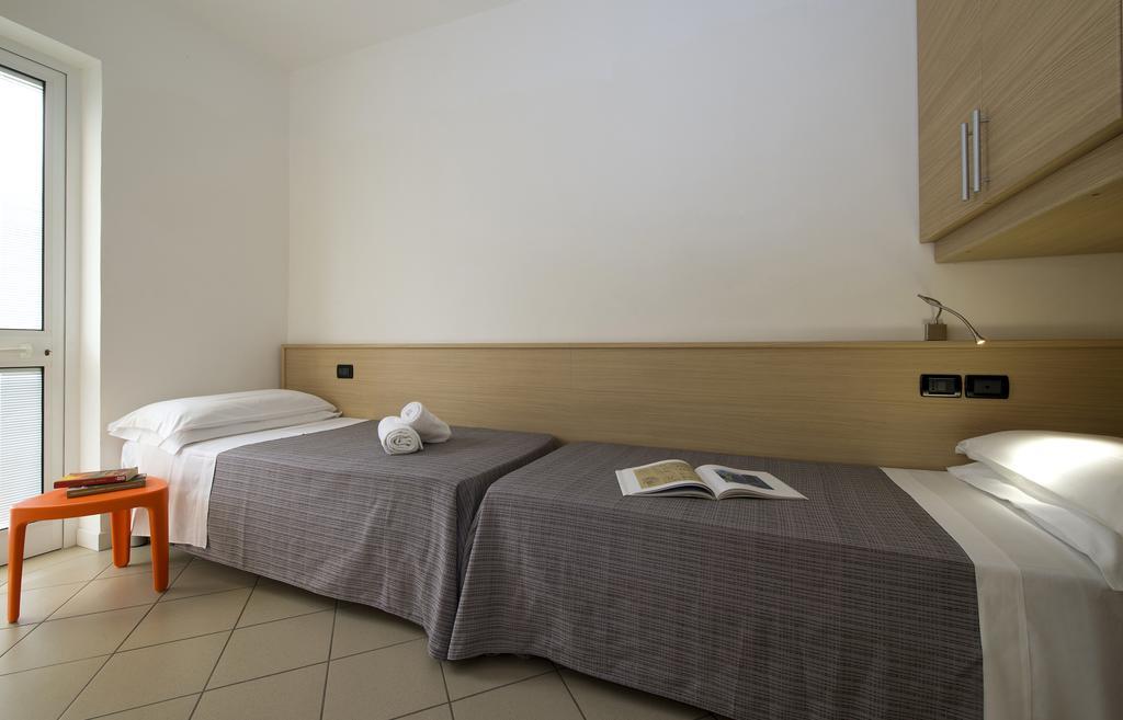 Nice Hotel Бибионе Экстерьер фото