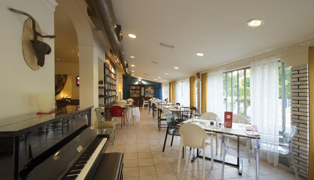 Nice Hotel Бибионе Экстерьер фото