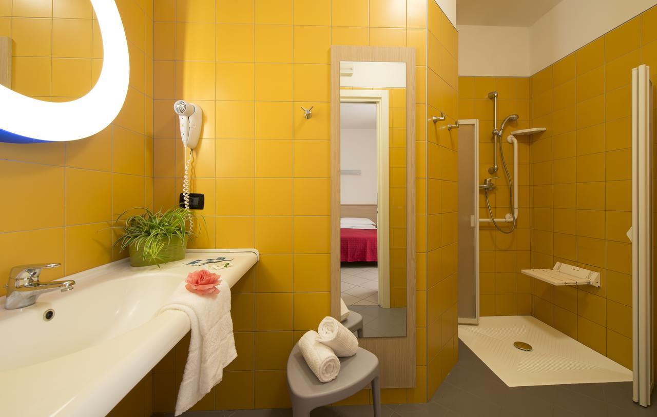 Nice Hotel Бибионе Экстерьер фото