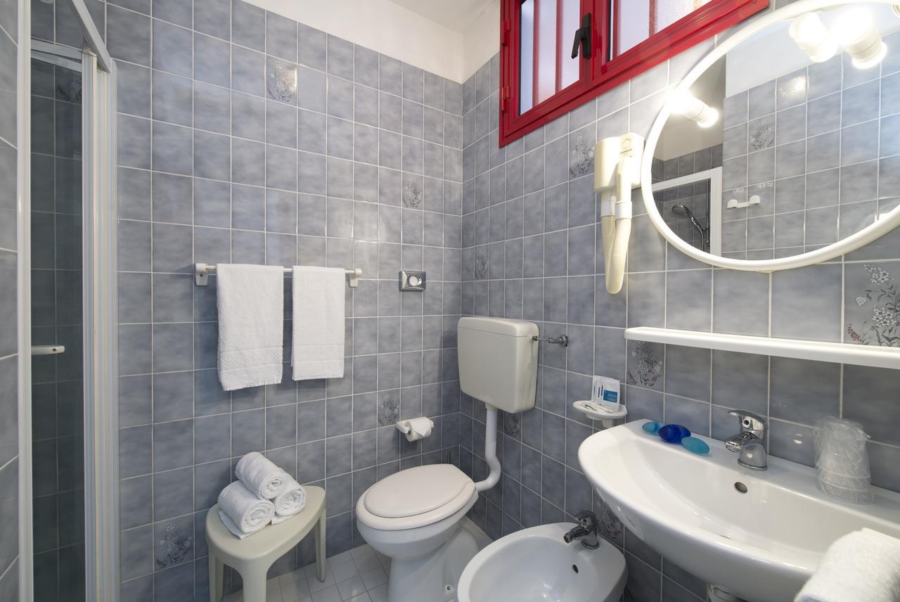 Nice Hotel Бибионе Экстерьер фото